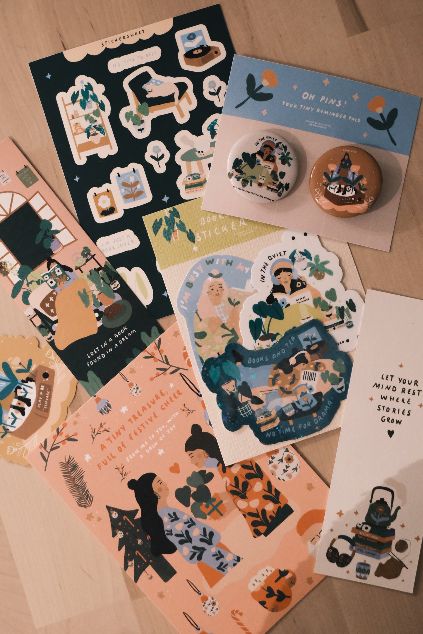 Creative Collector's Gift Pack (Different things included) Please read the description!