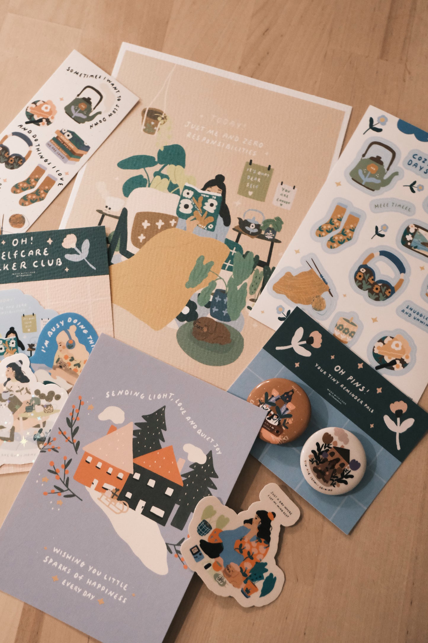 Creative Collector's Gift Pack (Different things included) Please read the description!